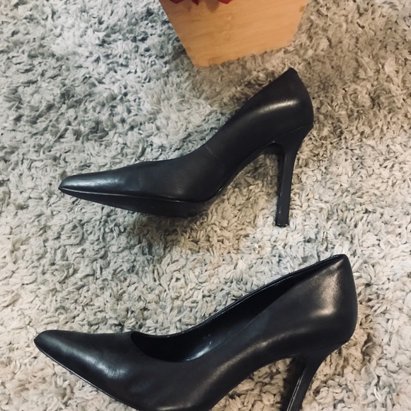 BCBGeneration Pointed Toe  Black Pumps Heel 6B/36 - Picture 4 of 5